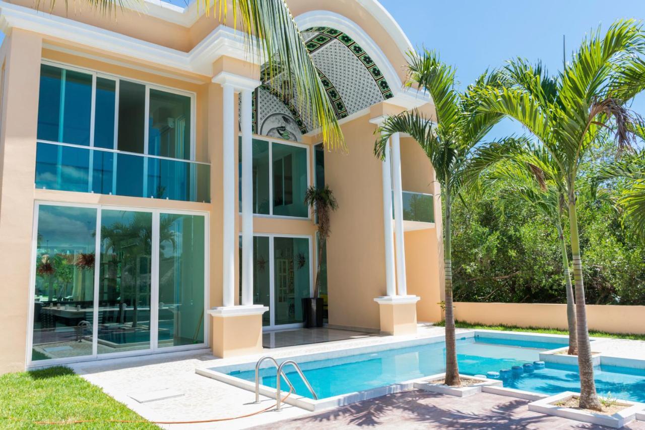 Hermosa Mansion En Puerto Aventuras Con Alberca Exterior photo
