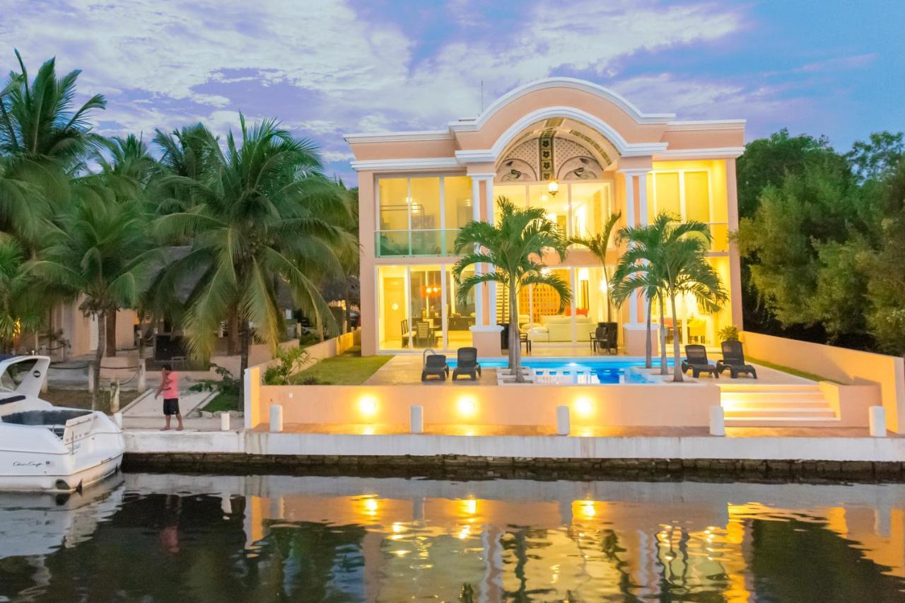 Hermosa Mansion En Puerto Aventuras Con Alberca Exterior photo